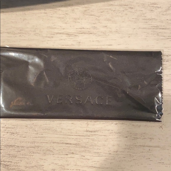 Versace unisex sunglasses authentic - Picture 11 of 12